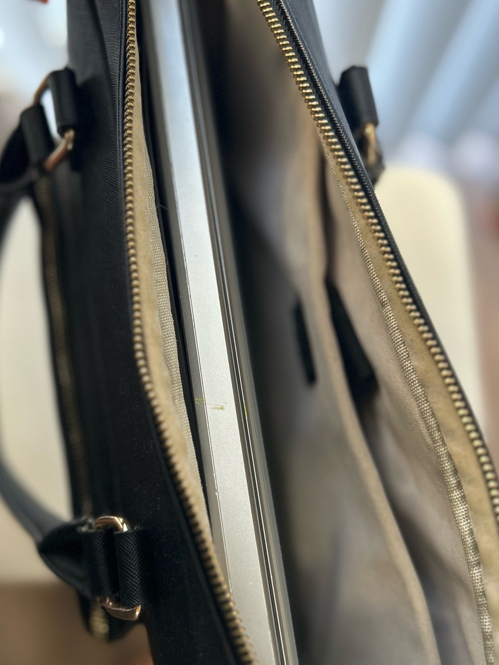 Black Laptop Briefcase - Sleek Professional Work Bag - Picture 4 of 6